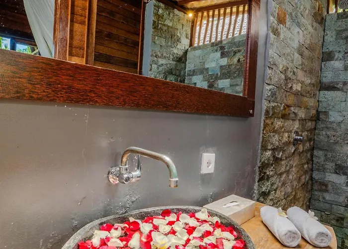 Lumbung Bukit リゾート 3*
